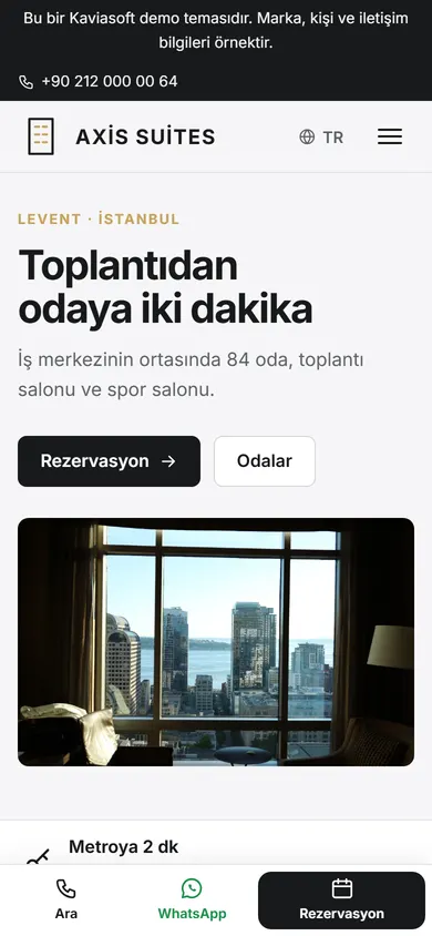 Axis Suites · Şehir Oteli telefonda
